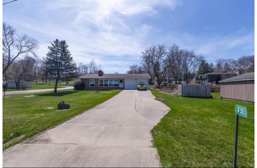 3303 Quam Dr, Stoughton, WI 53589