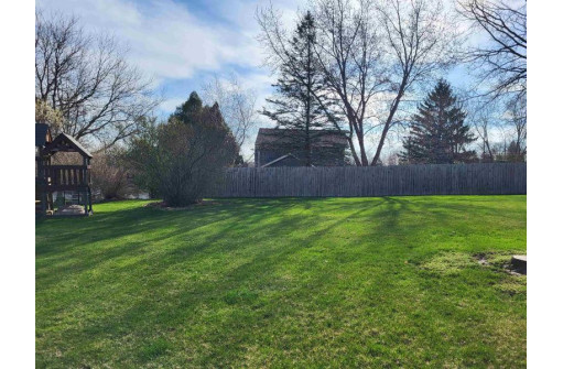 122 Hillside Circle, New Glarus, WI 53574