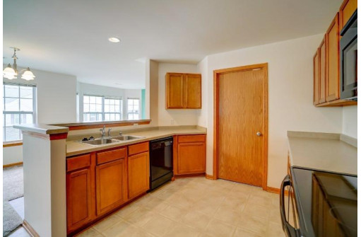 4726 Poplar Creek Drive #B5-6, Madison, WI 53718