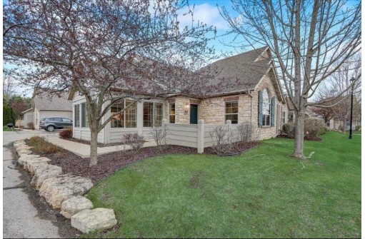 31 Pond View Way, Fitchburg, WI 53711