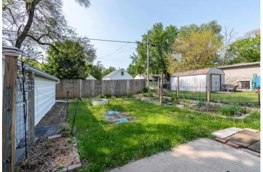 1949 Schlimgen Avenue, Madison, WI 53704