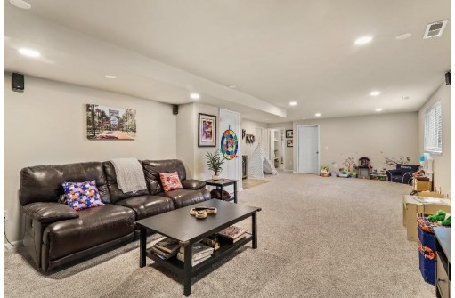 305 Milky Way, Madison, WI 53718