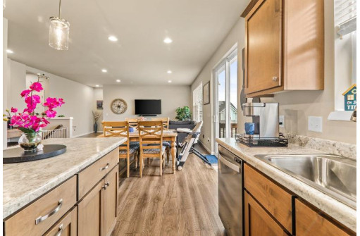 305 Milky Way, Madison, WI 53718