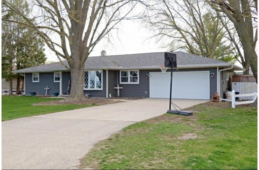 606 Hyer Drive, Jefferson, WI 53549