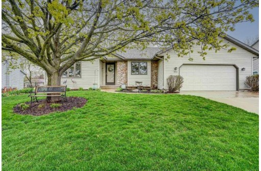 1816 Norse Pky, Stoughton, WI 53589