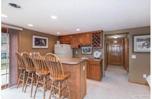 1605 Charleston Circle, Waunakee, WI 53597