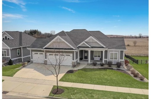 724 Westbridge Tr, Waunakee, WI 53597