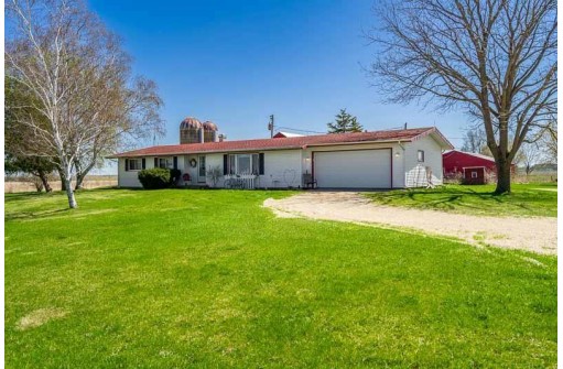 17427 W Douglas Rd, Brodhead, WI 53520