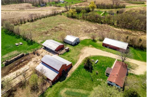 17427 W Douglas Rd, Brodhead, WI 53520