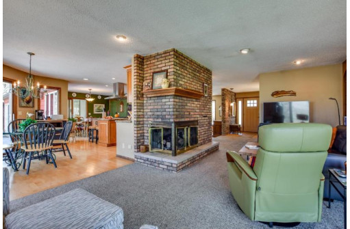 2649 Tareyton Cir, Stoughton, WI 53589