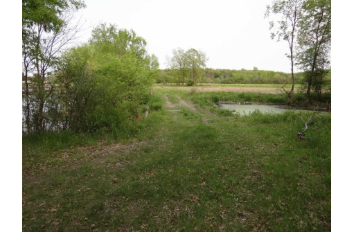 104.71 ACRES County Road Cm, Portage, WI 53901