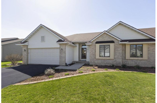 1602 Stacy Ln, Fort Atkinson, WI 53538-2842