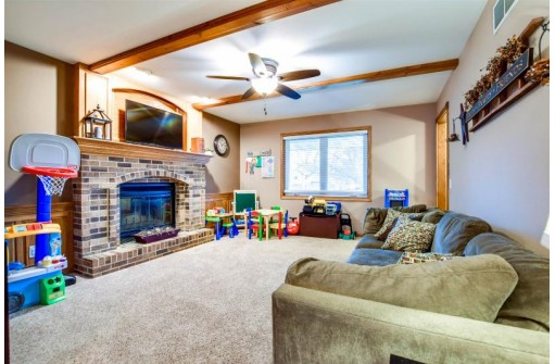 1760 St Albert The Great Dr, Sun Prairie, WI 53590