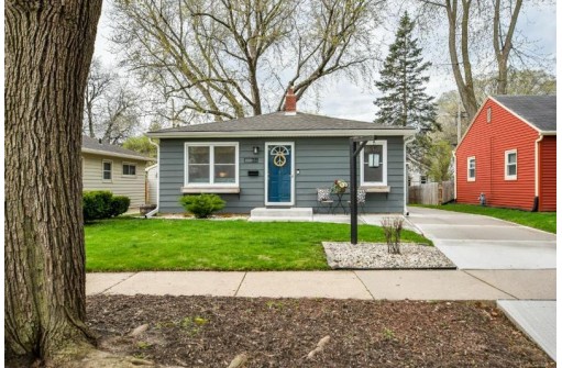 38 Harding St, Madison, WI 53714