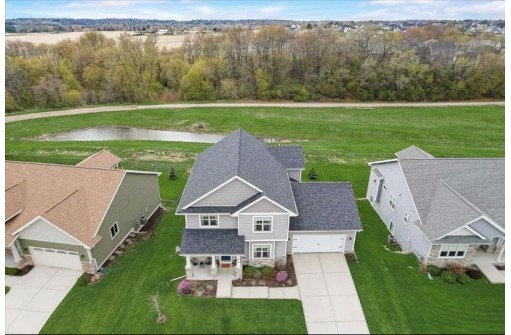 414 Burnt Sienna Dr, Middleton, WI 53562