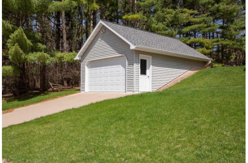 1595 W Golf Dr, Platteville, WI 53818