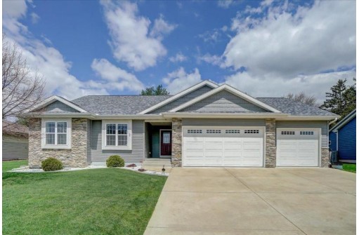 4358 Memorial Circle, Windsor, WI 53598