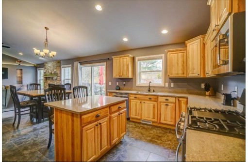 4358 Memorial Circle, Windsor, WI 53598