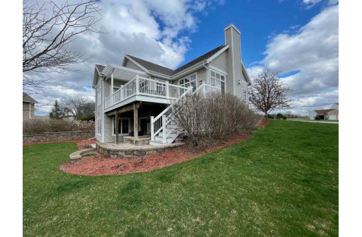 1365 Connemara Ln, Oregon, WI 53575