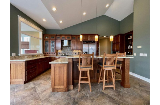 1365 Connemara Ln, Oregon, WI 53575