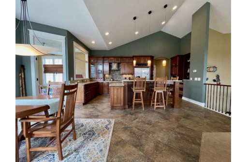 1365 Connemara Ln, Oregon, WI 53575