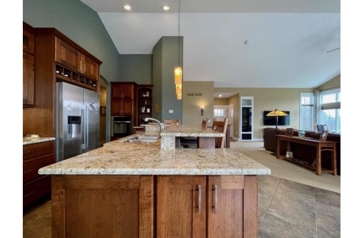 1365 Connemara Ln, Oregon, WI 53575