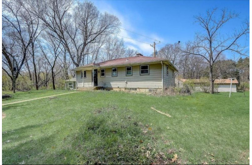 E2909 W Laudon Rd, Lone Rock, WI 53556