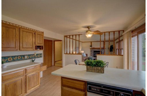 1533 Twilight Trail, Madison, WI 53716