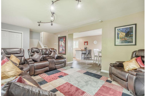 6417 Bettys Lane, Madison, WI 53711