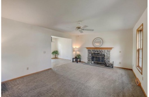 1749 Sapphire Way, Sun Prairie, WI 53590