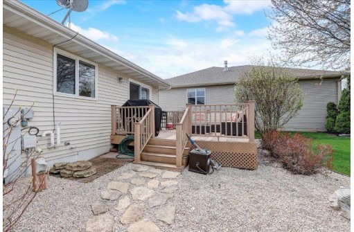 3140 Collingwood Dr, Sun Prairie, WI 53590