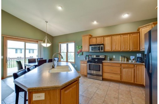 405 Coyle Pky, Cottage Grove, WI 53527