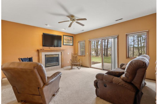 511 Meadow Wood Ct, Pardeeville, WI 53954