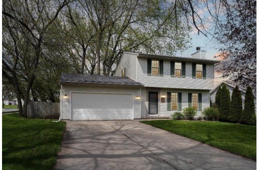 2 Book Ct, Madison, WI 53713