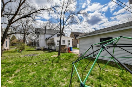 513 W Conant St, Portage, WI 53901