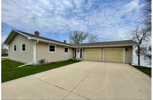 836 Audrey Dr, Beaver Dam, WI 53916