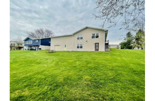 836 Audrey Dr, Beaver Dam, WI 53916