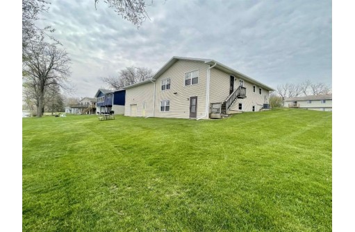 836 Audrey Dr, Beaver Dam, WI 53916