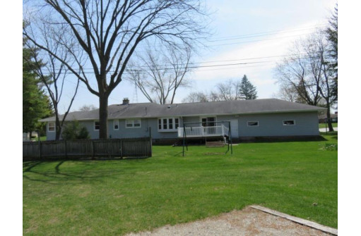 210 Fox Lake Rd, Waupun, WI 53963