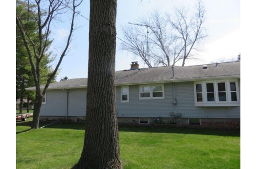 210 Fox Lake Rd, Waupun, WI 53963