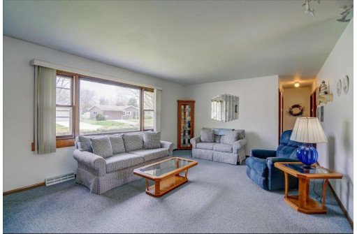 110 Charleen Ln, Madison, WI 53714