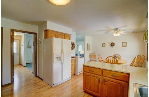 110 Charleen Ln, Madison, WI 53714