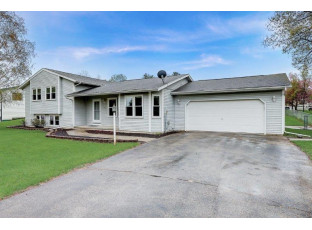 N6421 Raven Road Pardeeville, WI 53954