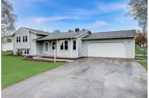 N6421 Raven Road, Pardeeville, WI 53954