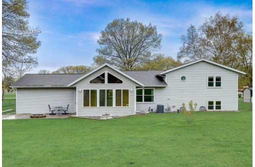 N6421 Raven Road, Pardeeville, WI 53954