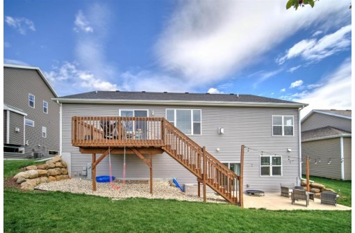 1220 Canterbury Pass, Verona, WI 53593