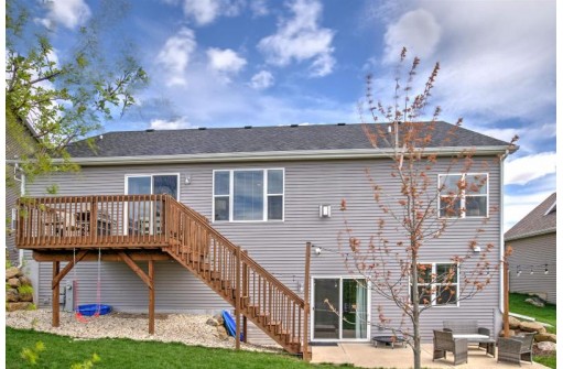 1220 Canterbury Pass, Verona, WI 53593