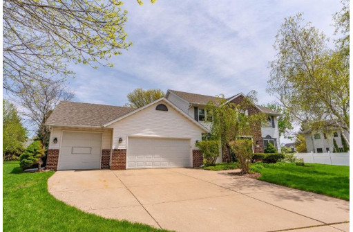 1842 Huntwick Court, Sun Prairie, WI 53590