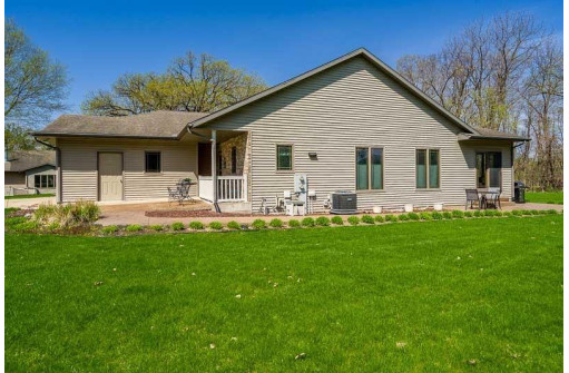 2795 Fuller Drive, Beloit, WI 53511