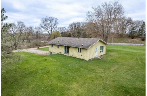 W8115 County Road P, Pardeeville, WI 53954